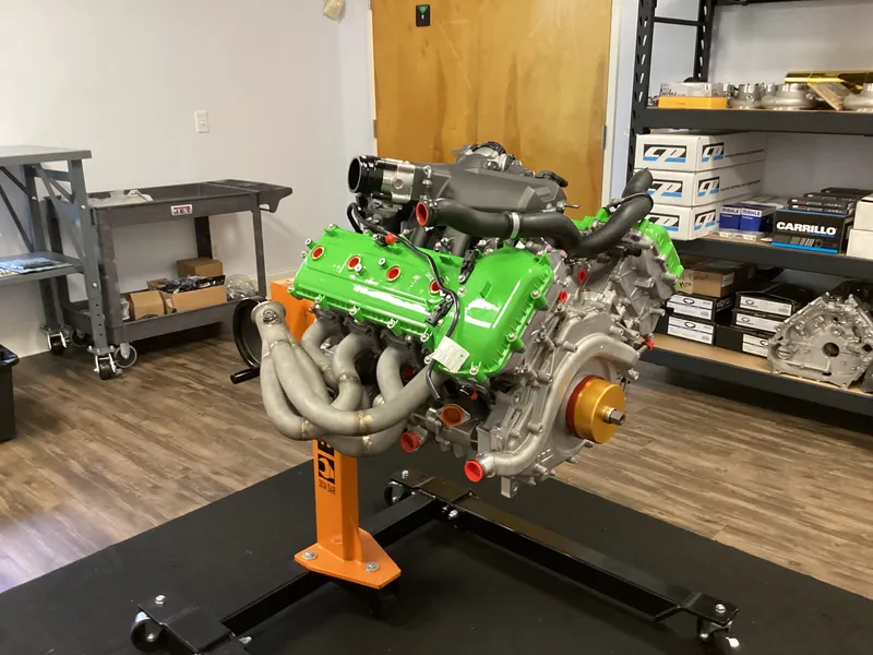Complete McLaren M840T engine